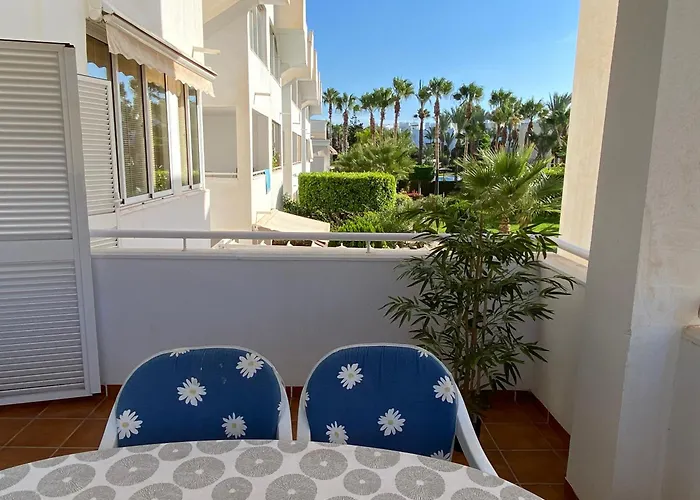 Discover Perfect Beach Apartment, Only 300M Away